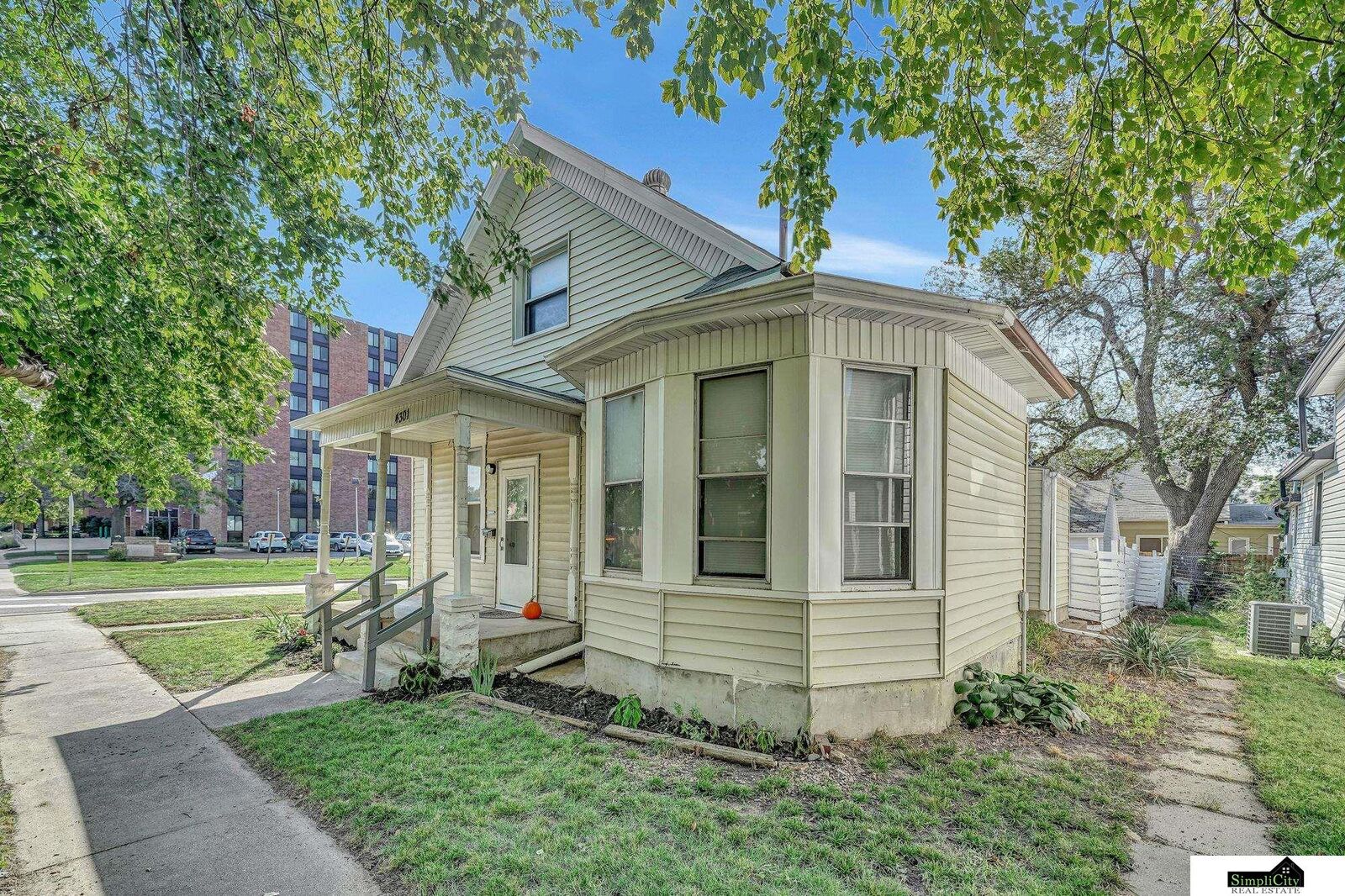 Property Photo:  4301 N 61 Street  NE 68507 