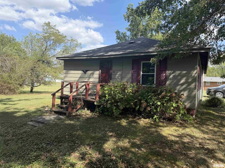 Property Photo:  908 S Pope Street  IL 62812 