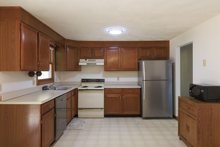 Property Photo: 17 Ben Pl MA 01821