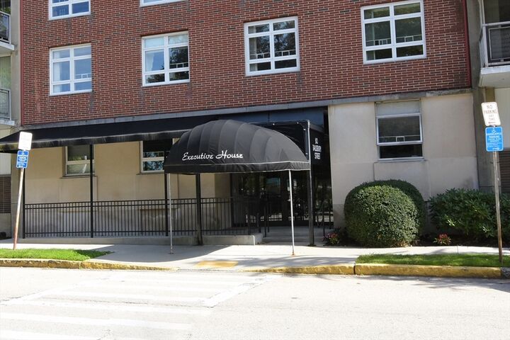 Property Photo:  80 Salisbury St 206  MA 01609 