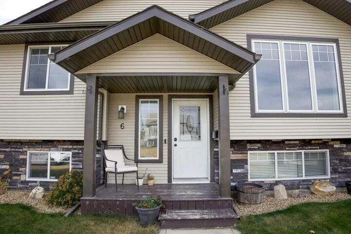 Property Photo: 6 Coachill Street AB T4M 0A9