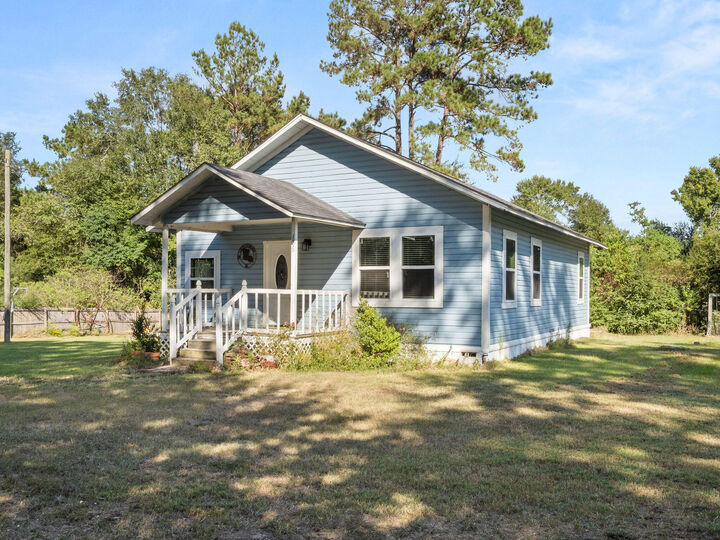 Property Photo: 136 Harper Valley Rd LA 70634