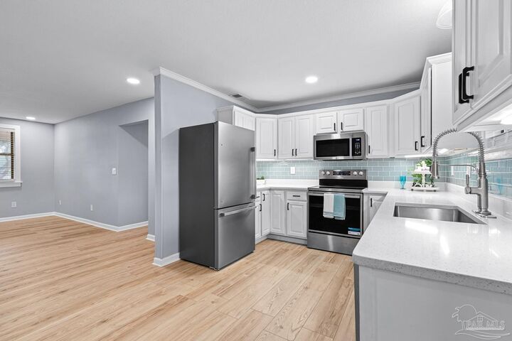 5968 Capitol Dr  Gulf Breeze FL 32563 photo