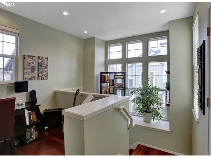 Property Photo:  1732 NE Ashberry Dr  OR 97124 