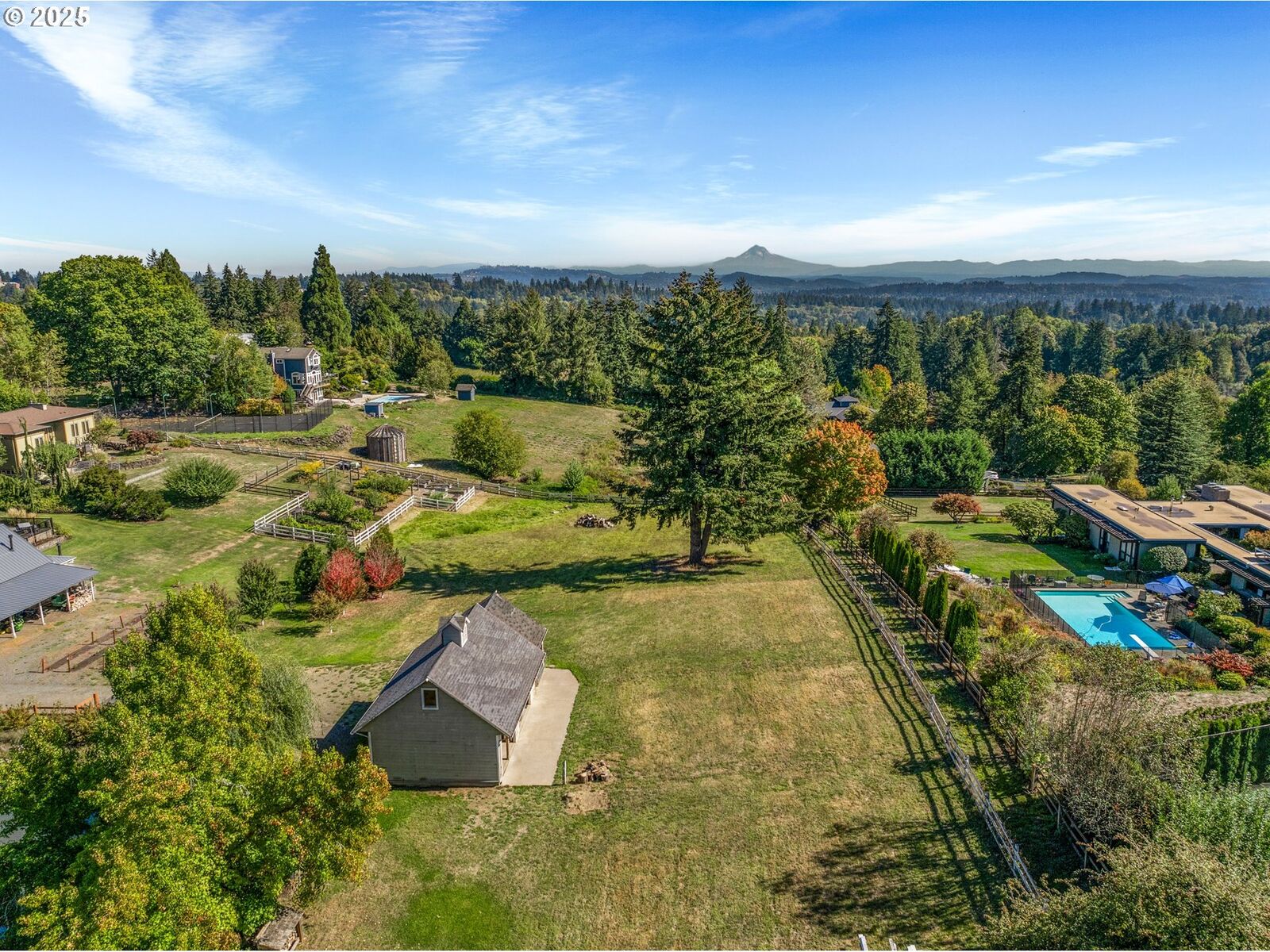 Property Photo:  1270 SW Englewood Dr  OR 97034 