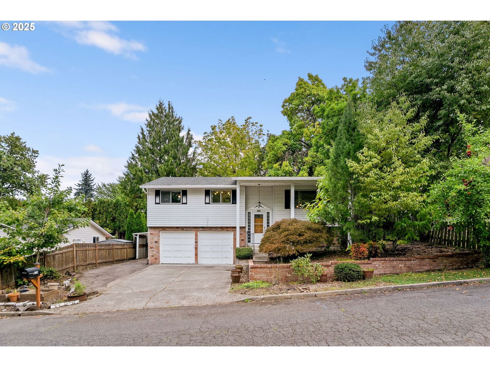 Property Photo:  8002 SE 104th Ave  OR 97266 