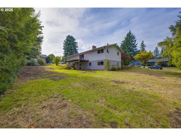 Property Photo:  5332 SE El Centro Way  OR 97267 