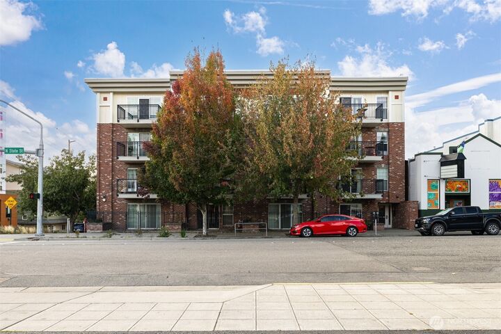 Property Photo:  1001 N State Street 403  WA 98225 