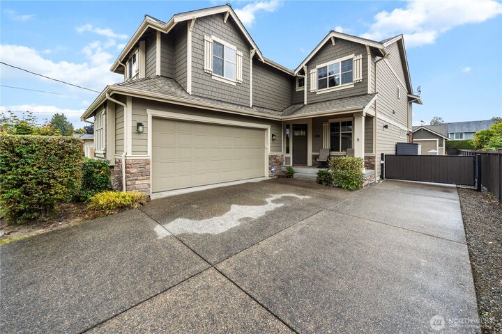 Property Photo:  416  17th Street SW  WA 98371