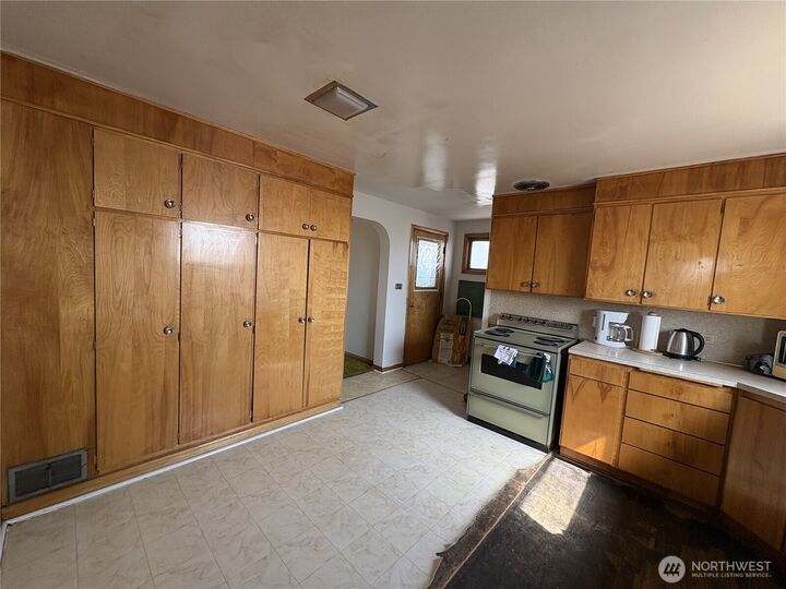 Property Photo:  1225 N Marcellus Road  WA 99169 