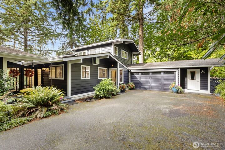 11925  Manzanita Lane NE  Bainbridge Island WA 98110 photo