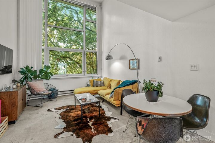 Property Photo:  1000  Union Street 401  WA 98101 