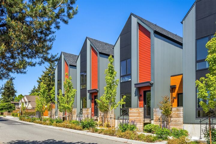 Property Photo:  208  Shepard Way NW  WA 98110 