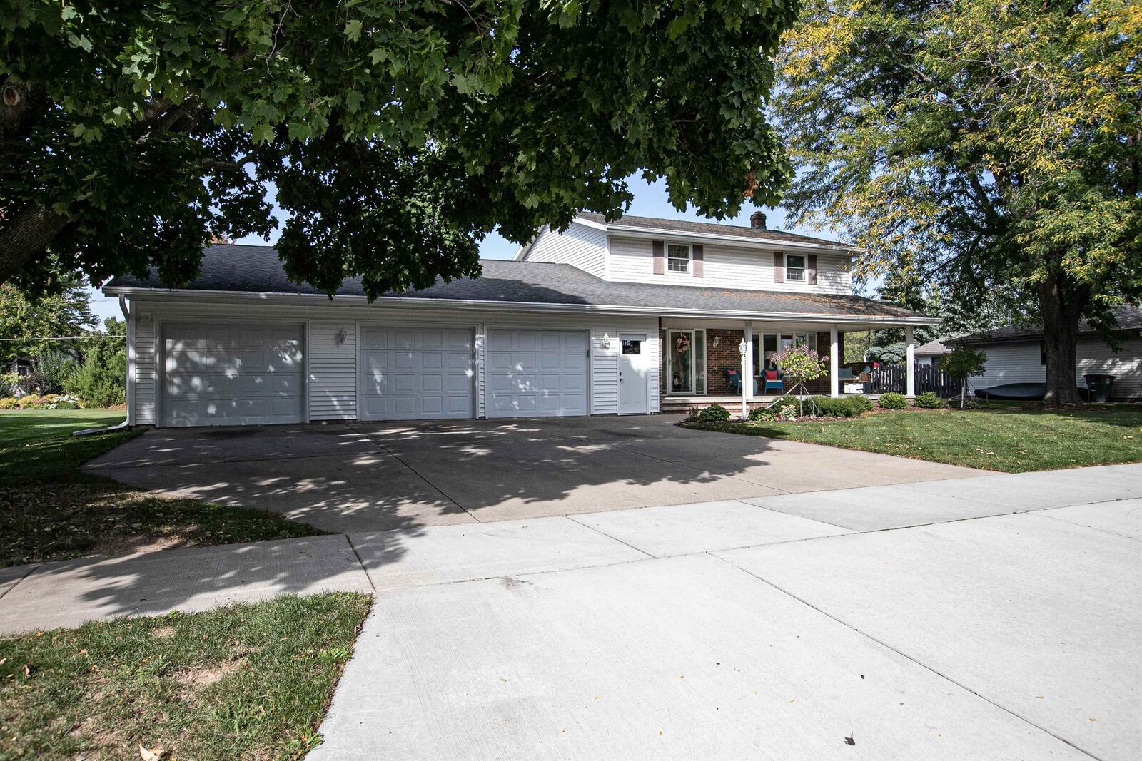 Property Photo: 119 Homewood Court WI 54140-1149