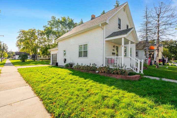 Property Photo:  131 Garfield Street  WI 54303 