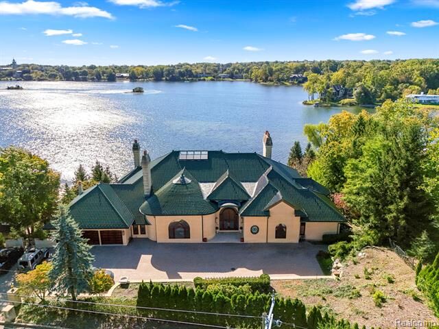 1567 Island Lane  Bloomfield Hills MI 48302 photo