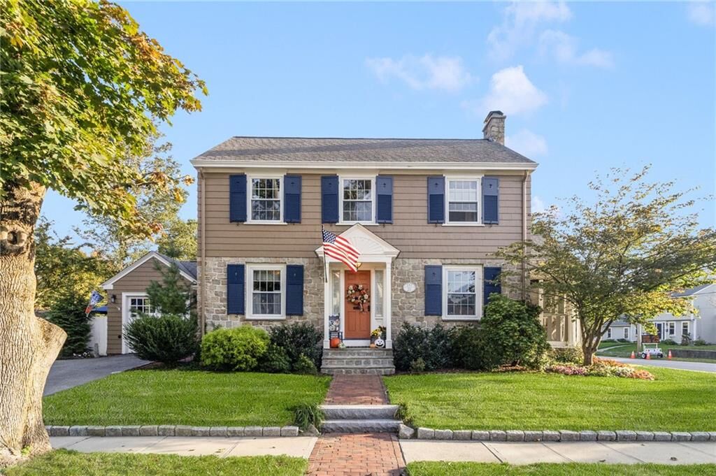 Property Photo:  292 Country Club Drive  RI 02888 