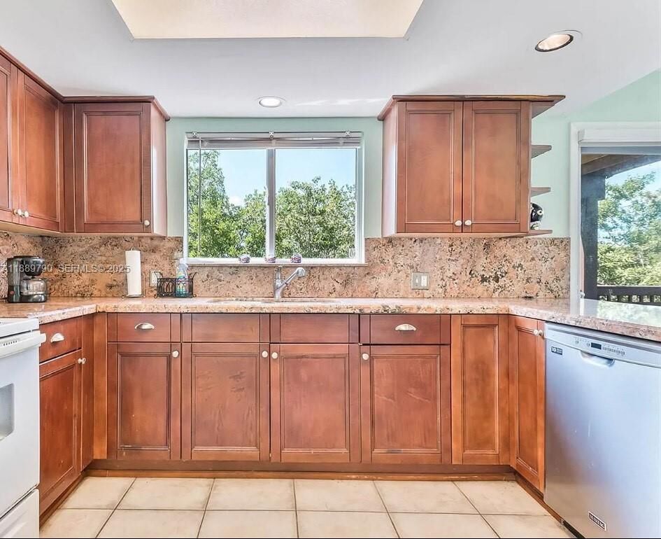 Property Photo: 202 W Canal Dr FL 33037