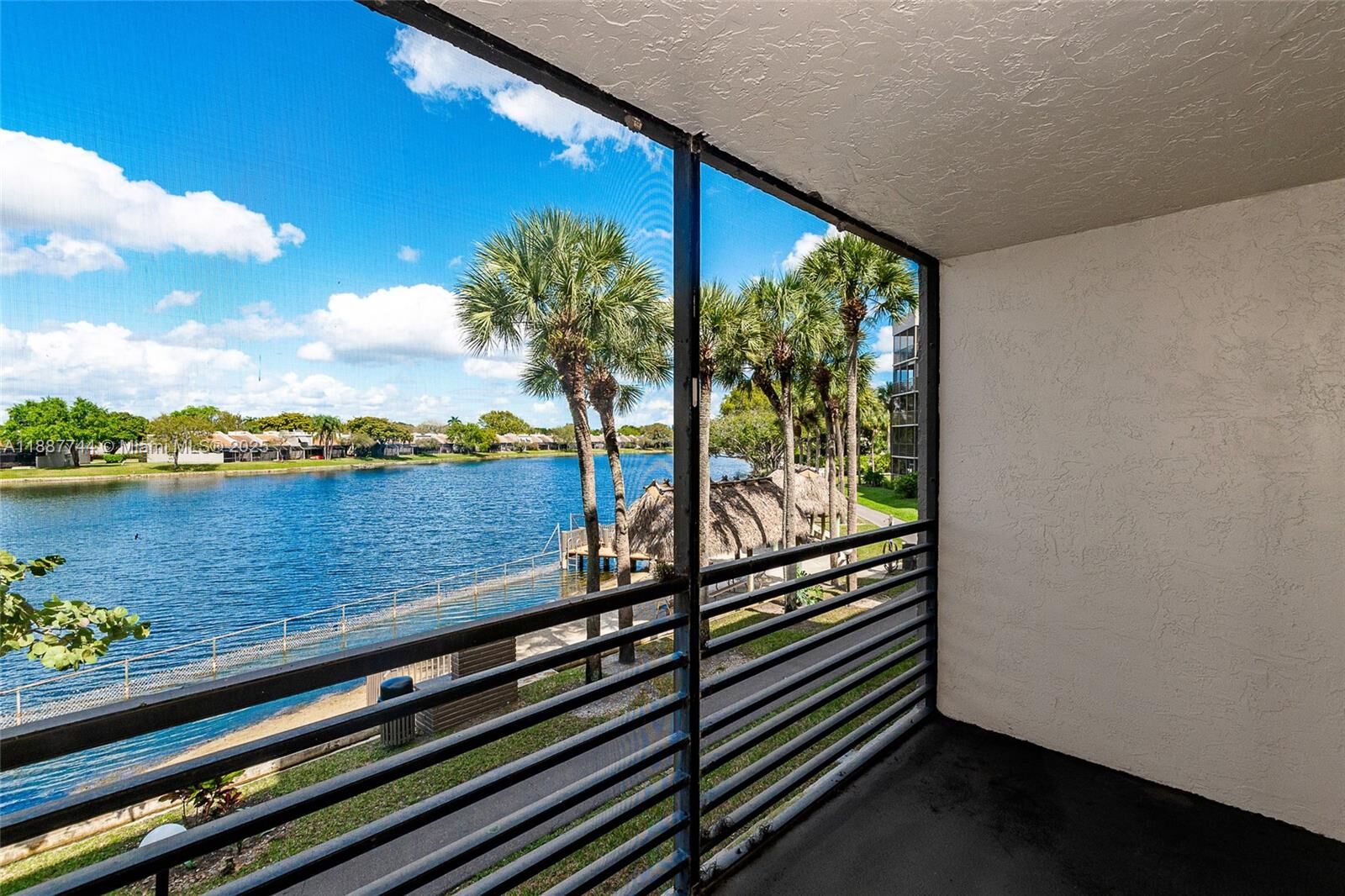 Property Photo: 1100 Colony Point Cir 208 FL 33026