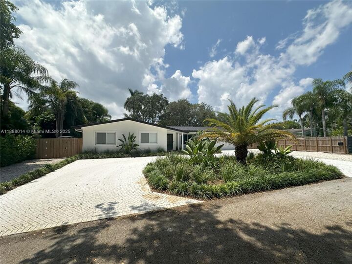 15812 SW 83rd Ct  Palmetto Bay FL 33157 photo