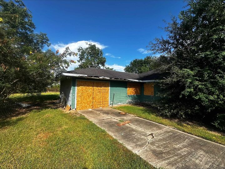 Property Photo: 3240 Oak Ave. TX 77619-0000