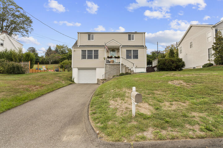 53 Hilltop Drive  Fairfield CT 06890 photo