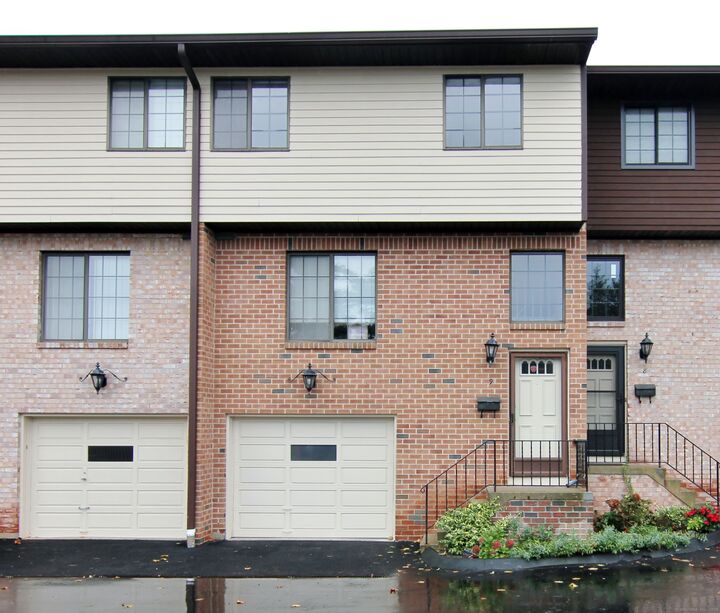 Property Photo: 237 Strawberry Hill Avenue Apt 9 CT 06902