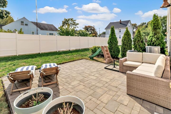Property Photo:  164 Hamilton Avenue 4  CT 06615 