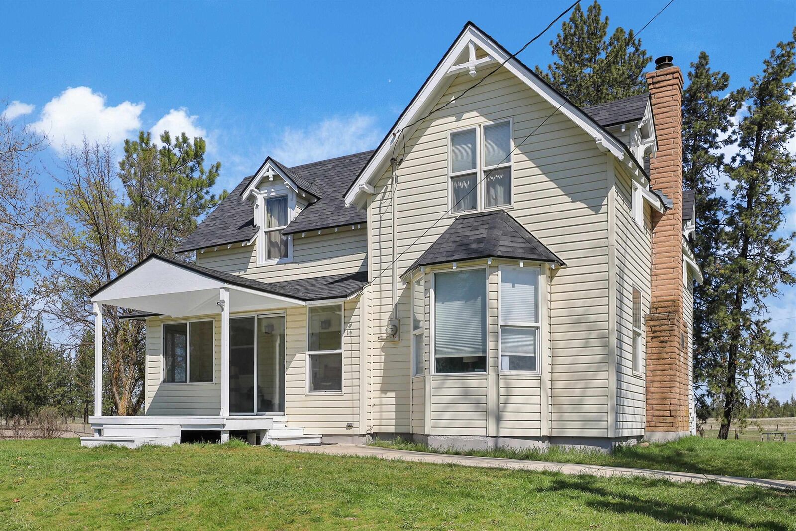 Property Photo: 7411 N Rambo Rd WA 99224