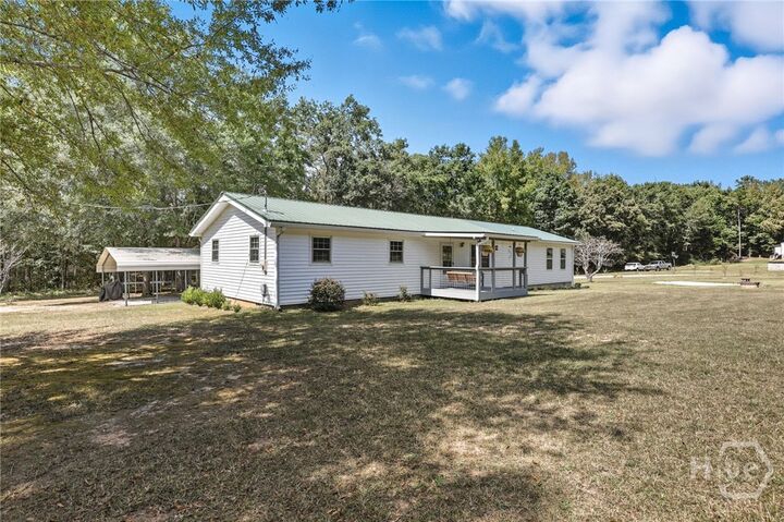 Property Photo:  260 Oak Circle  GA 30646