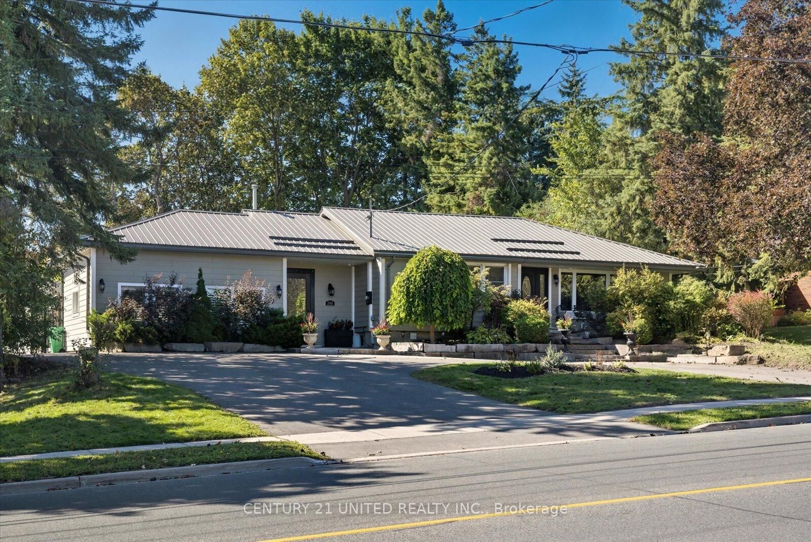 Property Photo:  749 Spillsbury Drive  ON K9K 1K9 