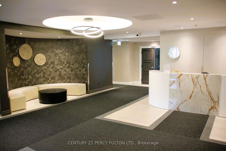 Property Photo: 550 Webb Drive 1511 ON L5B 3Y4