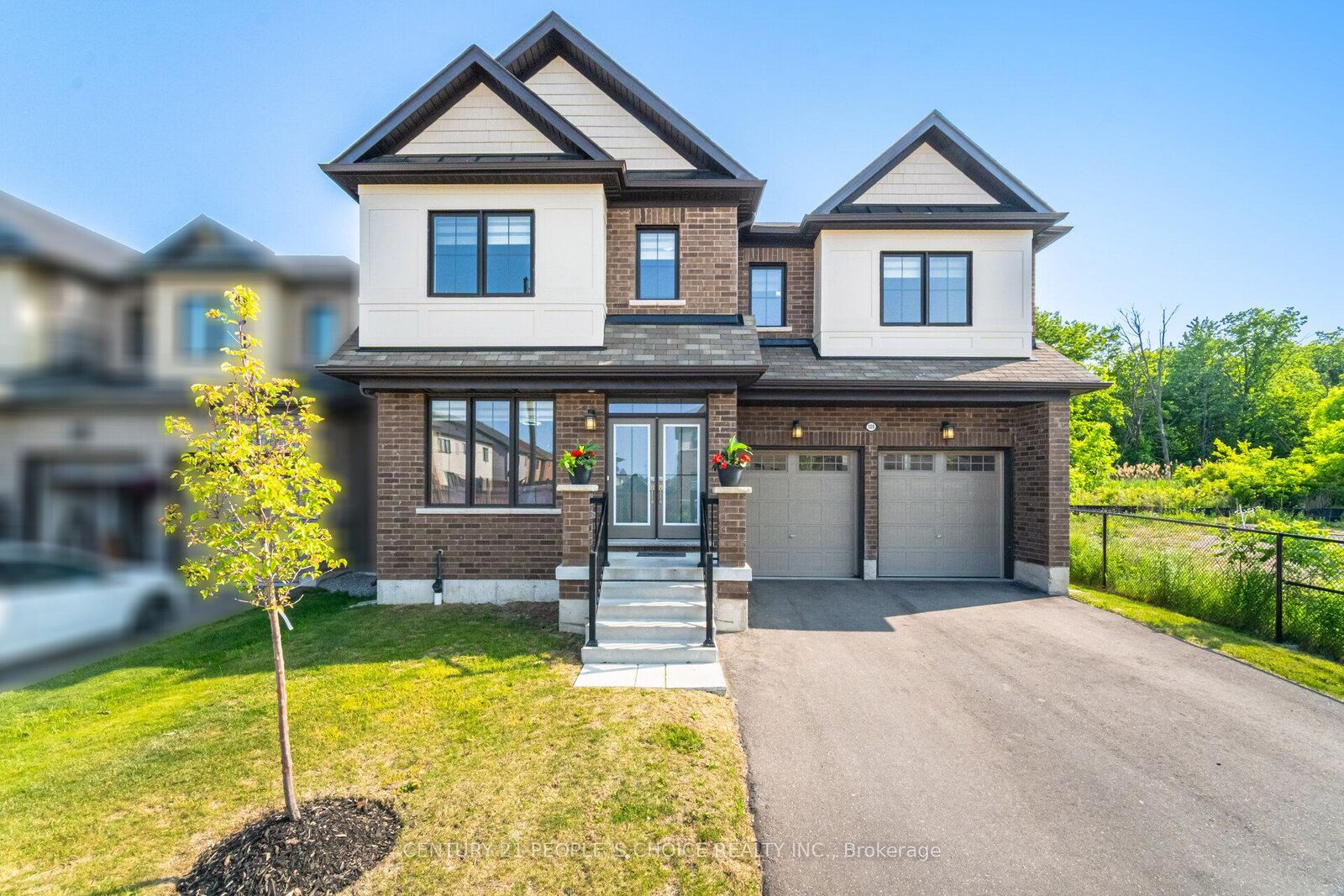Property Photo:  