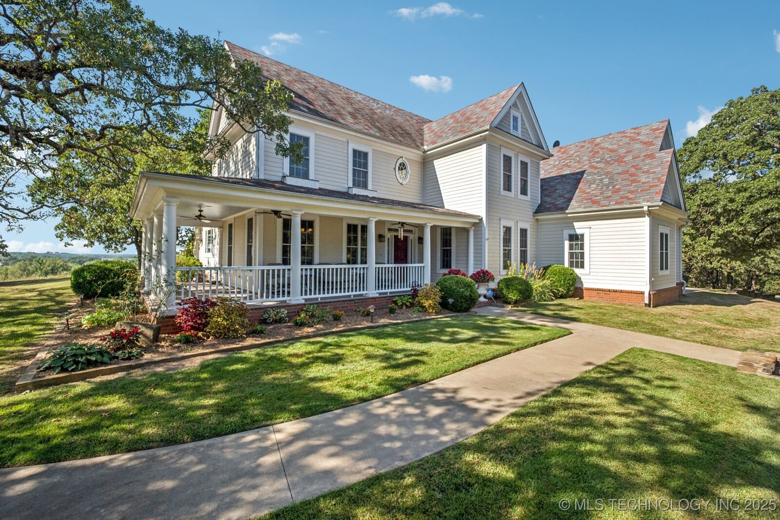 Property Photo:  2303 S Harmony Road  OK 74085 