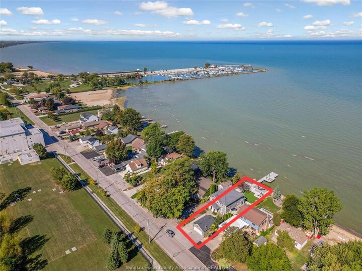 Photo de la propriété: 435 Lakeview ON N8L 0M1