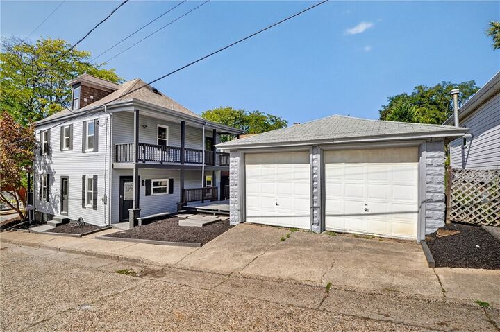 Property Photo: 900 Beaver Rd PA 15003
