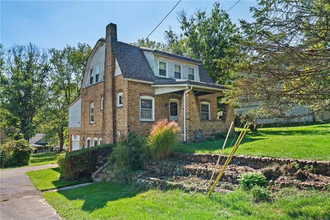Property Photo: 767 Fellsburg Rd PA 15012