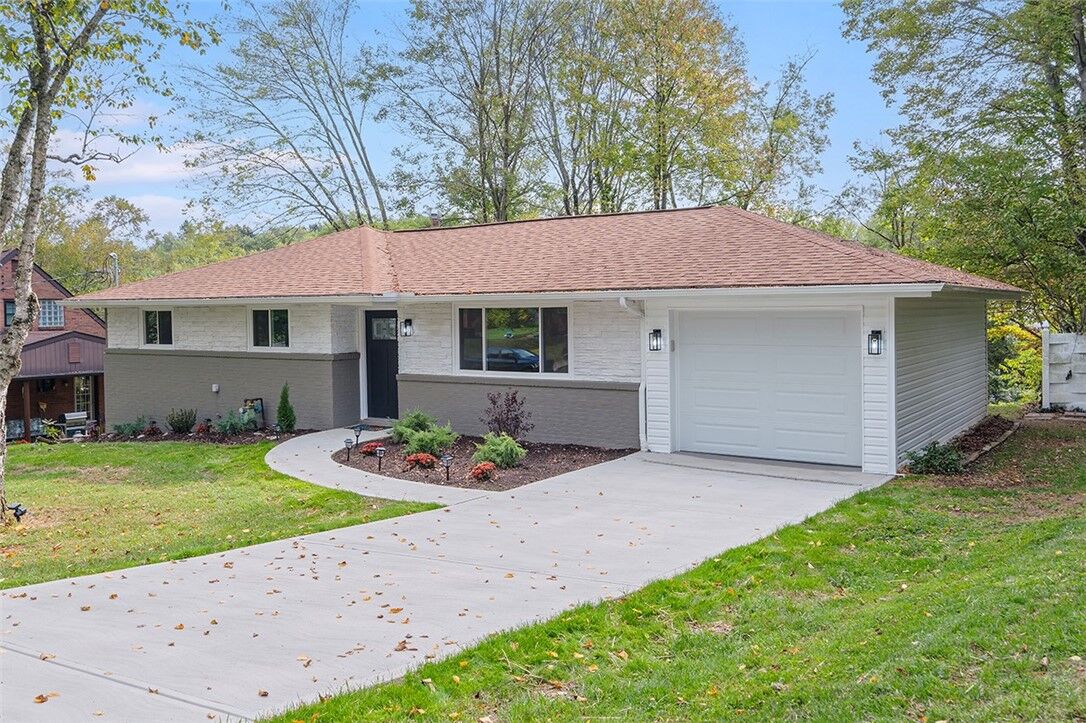 Property Photo:  302 McKinney Dr  PA 15108 