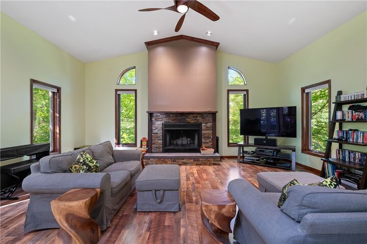 Property Photo:  132 Berwyn Rd  PA 15237 