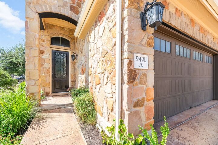 Property Photo:  9401 Solana Vista Loop A  TX 78750 