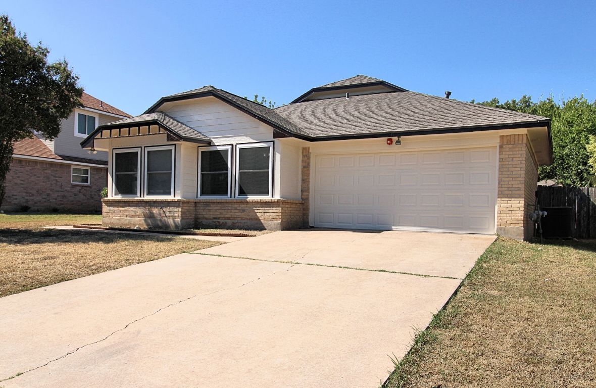 Property Photo:  909 Clearwater Trail  TX 78664 