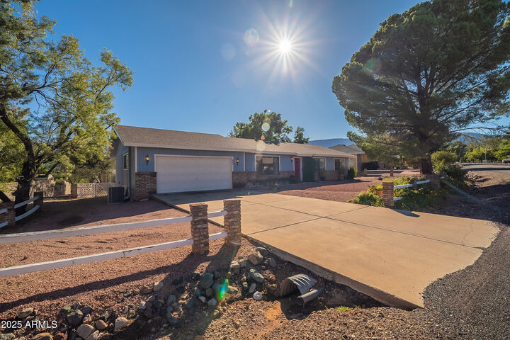 Property Photo:  869 E Bow Maker Trail  AZ 86326 