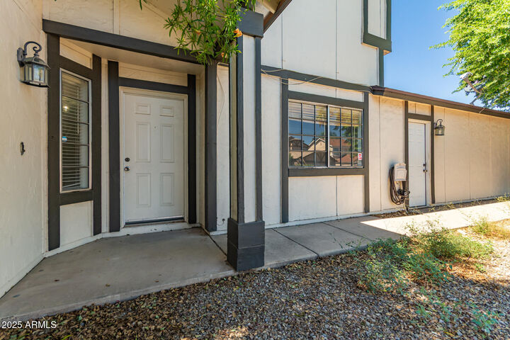 Property Photo:  1915 S 39th Street 118  AZ 85206 