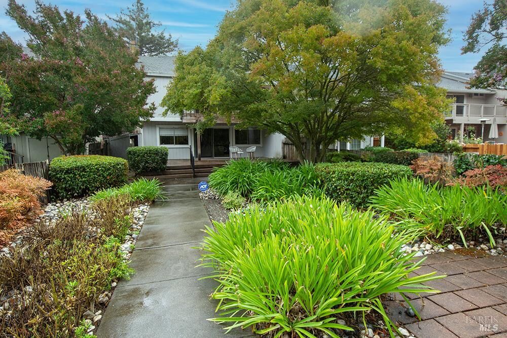 Property Photo:  824 Hudis Street  CA 94928 