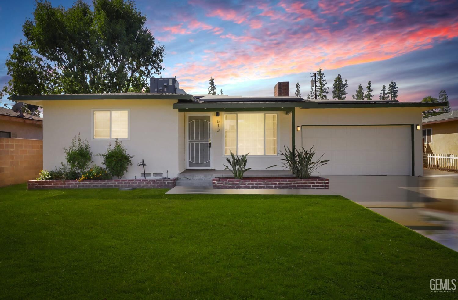Property Photo: 613 Fiorito Street CA 93309