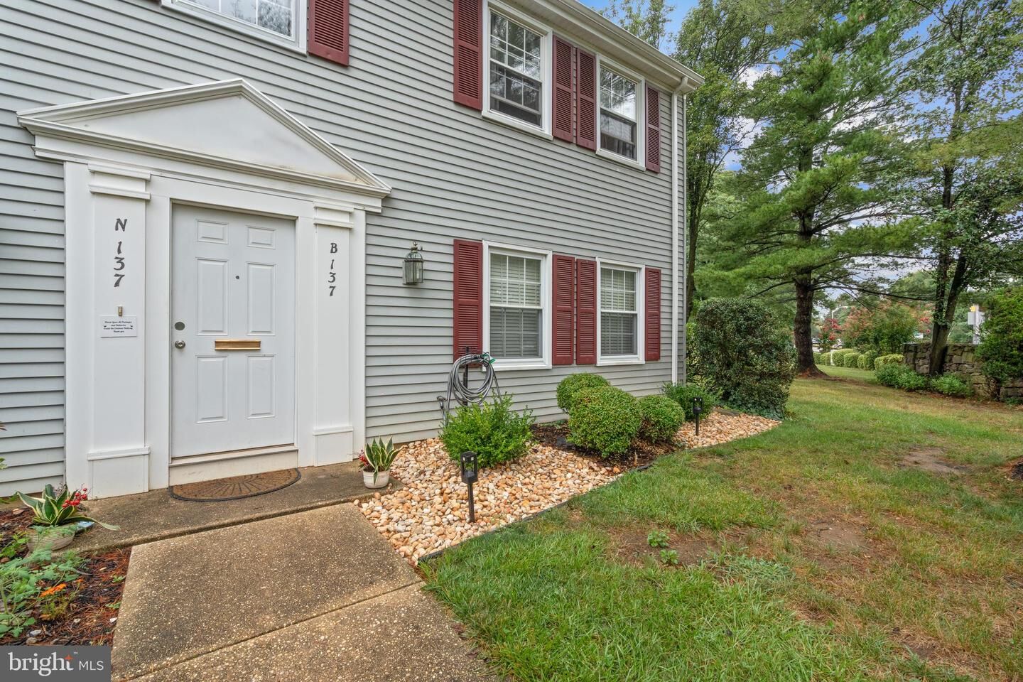 Property Photo:  137 Plymouth Lane N  NJ 08831 