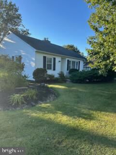 Property Photo: 2007 Meadow Ridge Drive PA 17601
