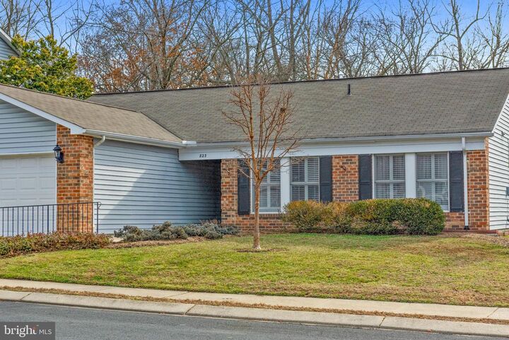 Property Photo:  823 Coxswain Way  MD 21401 