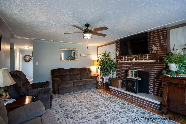 Property Photo: 922 Arapaho St WY 82009