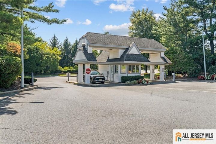 Property Photo:  1 Rothwell Drive  NJ 08831 